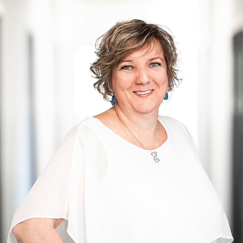Gabriele Dinges | Leitung Kfm. Verwaltung | GST mbH